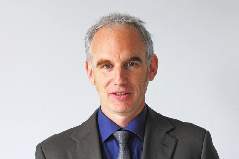 AMA Geschäftsführer Thomas Simmons: „Wir glauben, dass sich der Umsatzrückgang der Sensorik und Messtechnik im zweiten Quartal aus den rückläufigen Auftragseingängen des Maschinenbaus im Auslandsgeschäft ergaben. Wir sind aber zuversichtlich, dass sich die Umsätze unserer Branche insgesamt wieder erholen, da unsere Mitgliedsunternehmen in alle Industriezweige liefern.“ (Bild: AMA/Bernd Oertwig)