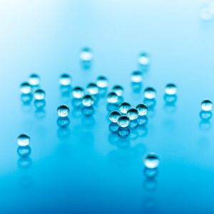 Das Team ist nominiert für eine neuartige Wärmedämmung aus winzigen Hohlraum-Glaskugeln, die die energetische Sanierung enorm beschleunigen soll.