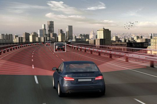 Lidarsensoren erfassen die Umgebung optisch. Deshalb kann es für sie schwierig sein, dunkle Objekte wie zum Beispiel schwarze Autos zu erkennen. Lidarsensoren erfassen die Umgebung optisch. Deshalb kann es für sie schwierig sein, dunkle Objekte wie zum Beispiel schwarze Autos zu erkennen.