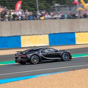(Bugatti)