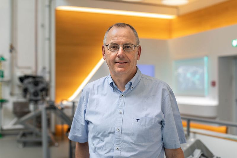 «Die Giesserei- und Automobilindustrie beschäftigt sich intensiv mit Megacasting. Um die geforderten Ausbeute- und Qualitätsziele zu erreichen, muss die Druckguss-Industrie die Maschinen-, Zellenautomatisierungs- und Prozesstechnologie weiterentwickeln. Wir betrachten Rheocasting als eine wichtige Grundlagentechnologie und freuen uns, mit Comptech zusammenzuarbeiten», sagt Markus Hofer, Head of Business Development Advanced Materials bei Bühler. (Bild: Bühler)