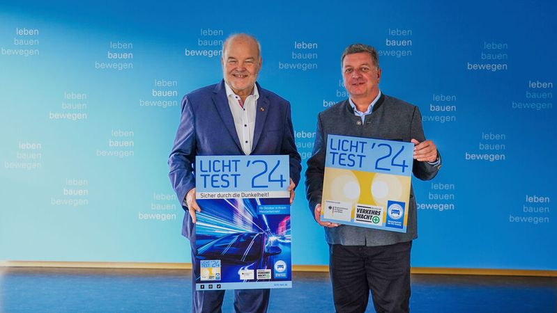 Start des Licht-Tests in Bayern (v.l.): Albert Vetterl, Präsident und Landesinnungsmeister des Kraftfahrzeuggewerbes Bayern, sowie den Schirmherrn der Aktion Licht-Test im Freistaat, Bayerns Verkehrsminister Christian Bernreiter, MdL. (Bild:   StMB/Winszczyk)