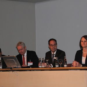 Impressionen von der Eröffnungspressekonferenz und kleinen Jubiläumsaktionen.