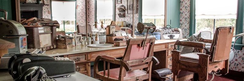 Friseur digital: An die Stelle von Bakelittelefon und Saldiermaschine treten künftig automatisierte Prozessketten. (Bild:   / CC0)