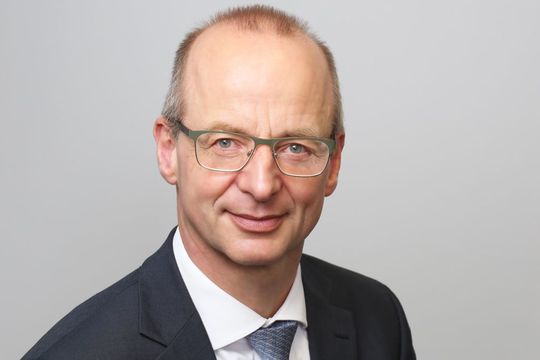 Prof. Peter Groche, Initiator des WGP-Standpunktpapiers und Leiter des Instituts für Produktionstechnik und Umformmaschinen (PtU) der TU Darmstadt: "Unternehmen können dieses Modell nutzen, um den Automatisierungsgrad ihrer unterschiedlichen Produktionsprozesse zu bestimmen und daraus abzuleiten, wo Handlungsbedarfe bestehen."(Bild:  PtU Darmstadt)