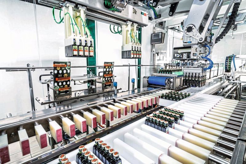Vier kompakte TLM-Module bilden den Kern der Anlage. (Gerhard Schubert)