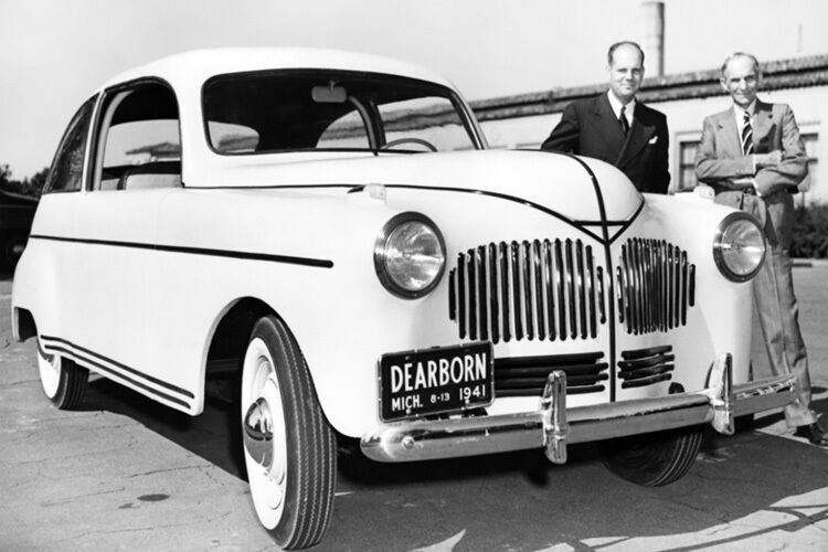 Die Modellhistorie der Kunststoff-Leichtbauweise beginnt unter anderem mit dem Ford Soybean Car von 1941. (Foto: Ford)