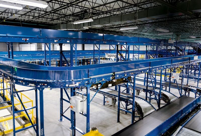 Bei der Erweiterung des Logistikzentrums von Journeys wurden sowohl die Lagerkapazitäten ausgebaut als auch der Durchsatz für das Onlinegeschäft erhöht.  (Beckhoff Automation, USA)