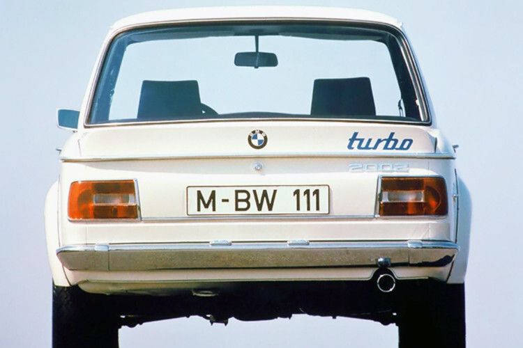 Andererseits gelang es BMW mit dem 2002 Turbo, die bereits über sieben Jahre alte 02-Baureihe zum Publikumsmagneten der IAA 1973 zu machen. (Foto: BMW)