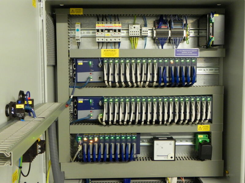 Der Schaltschrank bei Förstina ist mit dem Automatisierungssystem Jumo Mtron T ausgestattet. (Jumo)