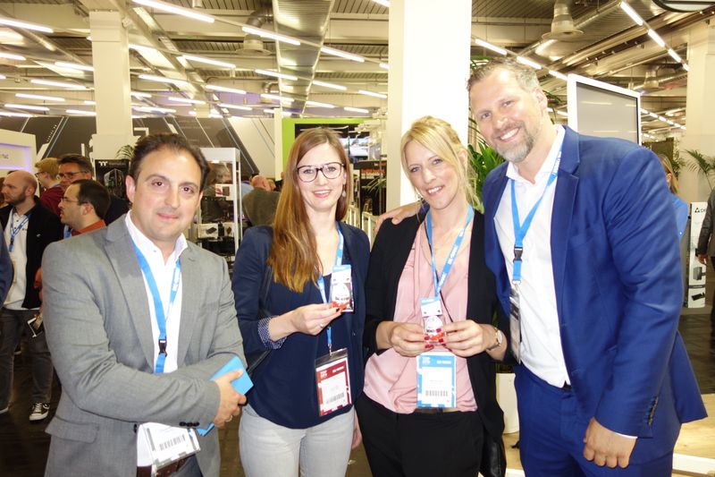 Ob (v. l.) Thomas Spanidis, Samsung, Renate Wolf, Vision24, Manuela Dippl, Ingram Micro, und Oliver Rösgen, Samsung, auf das richtige Ei gesetzt haben? (Bild: IT-BUSINESS)