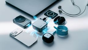 Die Netzteile mit GaN-Technologie, die Verbatim auf der IFA vorstellt, können mehrere Geräten mit Strom versorgen. Einige verfügen über ein TFT-Display für die Anzeige von Ladeinformationen. (Bild: Anton Baranenko)