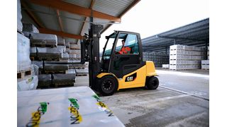 Die Cat Lift Trucks garantieren einen störungsfreien Betrieb auch bei schwierigen Bedinungen. (Bild: Max Urech)