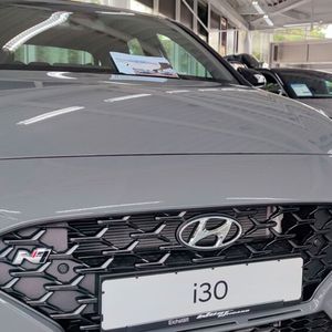 Die Geschäftsführung des Autohauses betrachtet Hyundai als gute Ergänzung zur Kernmarke Mercedes-Benz.(Bild:  Wüst & Weigand)