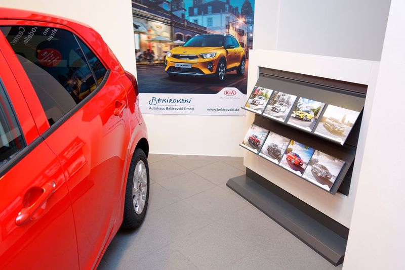 Betreiber des Pop-up-Stores im City-Center in Köln-Chorweiler ist das Autohaus Bekirovski. (Bild: Wehner / »kfz-betrieb«)