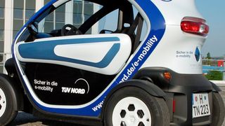 Ein Renault Twizy des TÜV Nord: wie alle Hybrid- und Elektrofahrzeuge muss auch er die einschlägigen EMV-Anforderungen erfüllen. (Bild: TÜV Nord)