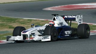 Auf der Piste: Robert Kubica im aktuellen Rennwagen von BMW Sauber (Archiv: Vogel Business Media)