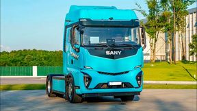 Daimler Trucks kämpft mit den Problemen der Branche und büßte schon viel Gewinn ein. Jetzt befürchtet man auch noch, dass die Chinesen mit Elektro-Lkw, wie diesem hier von Sany, mit Erfolg auf den europäischen Markt drängen könnten, wenn man nicht gegensteuert ... (Bild: Sany)