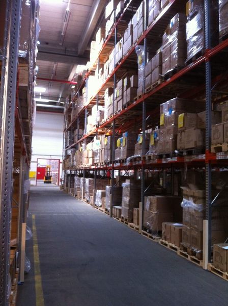 Blick in das Schmalganglager des Hochregallagers. (Bild: KDL)