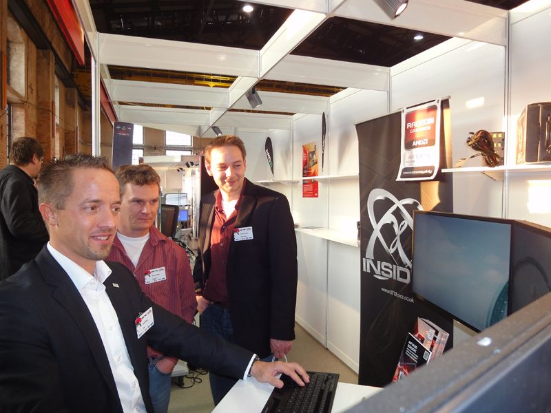 Immer erwischt man Sascha Bosen, AMD, beim Testen seiner Produkte. (Archiv: Vogel Business Media)