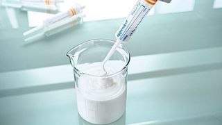 Viscotip zum Pipettieren hochviskoser Flüssigkeiten (Eppendorf, Michael Wurzbach)