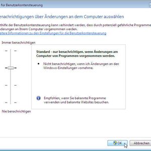 Für grundlegende UAC-Einstellungen steht in der Systemsteuerung ein Schieberegler bereit.