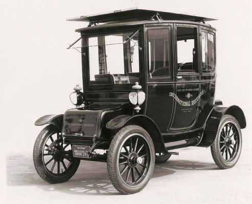 1958 entwickelte IR das erste solargetriebene Elektrofahrzeug auf Basis eines Baker 1912 (Bild: IR)