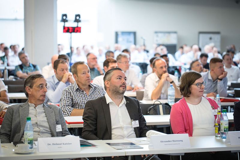 Steckverbinderkongress 2023 Tag 2: Kongress mit Trendthemen von PCF über DC-Steckverbinder, Hybridsteckverbinder, Qualifizierung, Single Pair Ethernet, Hands-on Workshops bis zu 3D-Druck und Konfektionierung. (Bild: Stefan Bausewein)