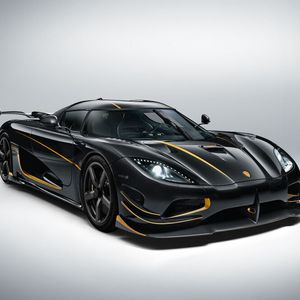 (Koenigsegg)