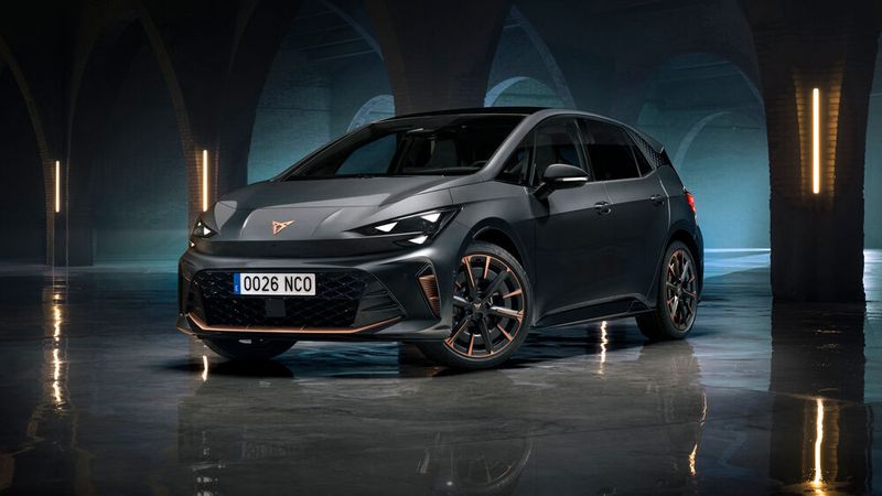 Cupra frischt den Born optisch und technisch auf.(Bild:  Cupra Seat Deutschland)