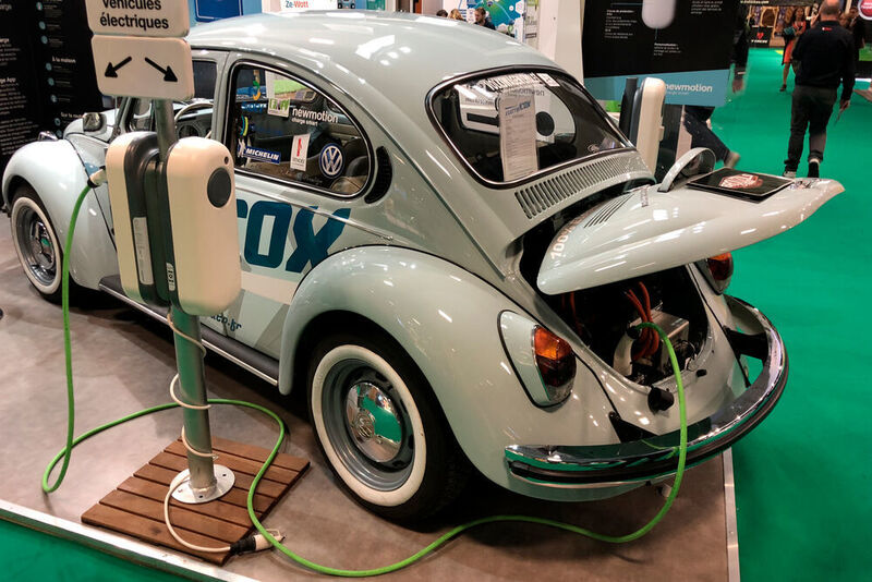 Nochmals Elektro: Brouzils aus Frankreich hat diesen Käfer 1302 in ein E-Auto verwandelt. Raus mit dem Boxermotor, rein mit E-Aggregat und Batterie mit einer Kapazität von 22 kWh. (SP-X/Peter Maahn)