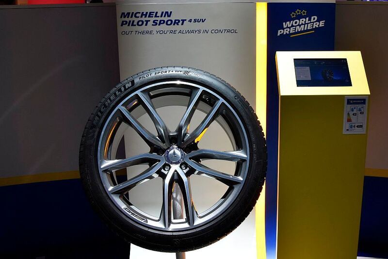 Einen sportlichen Reifen für schwere SUVs – ja, das braucht man heute. Michelin hat mit dem Pilot 4 SUV ein passendes Produkt am Start. (»kfz-betrieb«/Yvonne Simon)