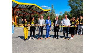 Michiel Langezaal (Bildmitte), CEO von Fastned, kam für die Eröffnung der 37. Fastned-Schnellladestation in Deutschland und der 212. in Europa aus der Amsterdamer Zentrale nach Bochum.  (Bild: Dirk Kunde/ Vogel Communicatios Group)
