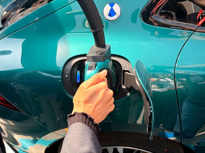 Auch in Deutschland sollen entsprechende Ladesäulen gebaut werden (Bild: Tomas Hirschberger)