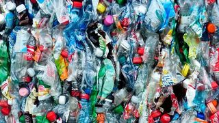 Biokunststoffe gelten als nachhaltige Alternative zu Kunststoffen aus Erdöl. Doch lassen sie sich auch recyceln? (Symbolbild) (gemeinfrei)