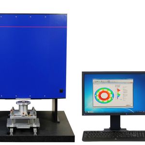Bild 2: Bei diesem Prismeninterferometer können zur Anpassung an die Rauheit des zu prüfenden Teils vier kalibrierte Empfindlichkeiten für matte und polierte Teile eingestellt werden.