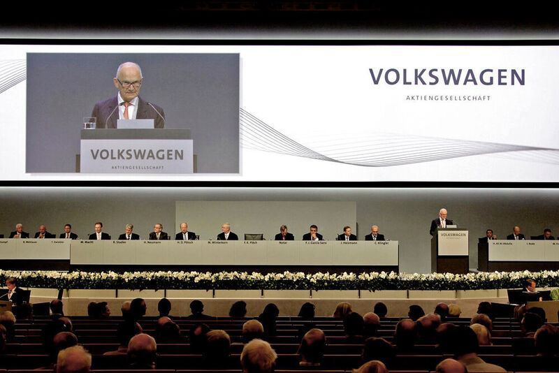 Auf der Hauptversammlung 2011 konnte Piëch das beste Jahr der Unternehmensgeschichte verkünden – mit neuen Rekordwerten bei Auslieferungen und operativem Gewinn. (Volkswagen)