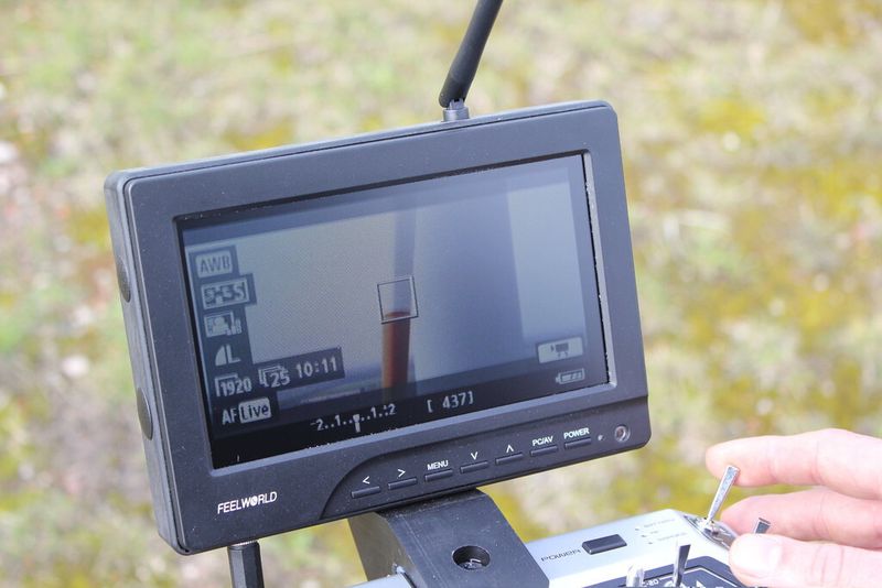 Die „on board“ befindliche digitale Spiegelreflexkamera mit 24-fachem Zoom liefert während der Inspektionen hochauflösende sowie sehr detaillierte Liveaufnahmen der einzelnen Rotorblätter. (Bild: Availon)