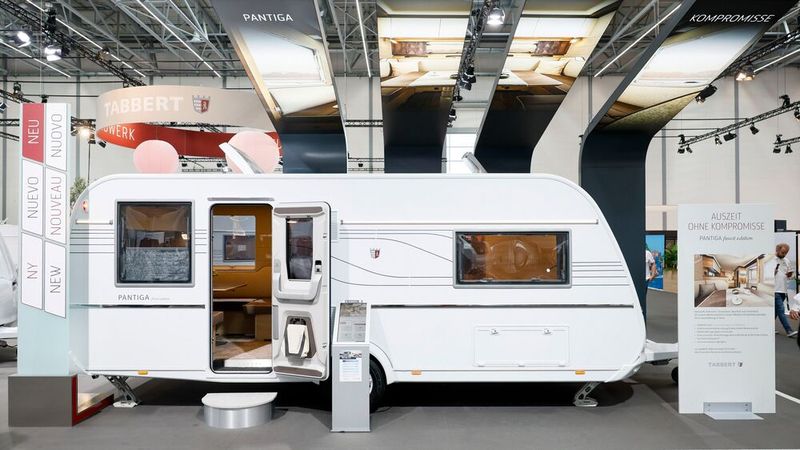 Tabbert will mit den sechs, zwischen 4,94 und 7,52 Meter langen Sondermodellen der Pantiga Finest Edition den Premiumanspruch herausstreichen. (Bild: Knaus Tabbert)