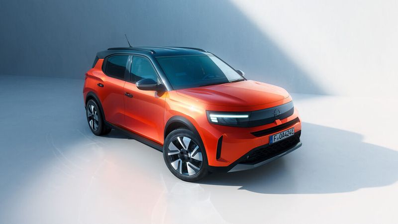 Gerüchte, dass der neue Frontera auf der jungen Smart Car Plattform von Stellantis basieren wird, bestätigt zumindest die optische Nähe zum neuen Citroen e-C3. (Bild: Opel)