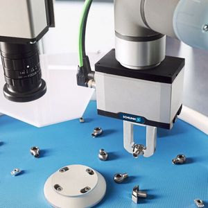 After a short period of teaching, the 2D Grasping Kit works independently.(Image: Schunk)