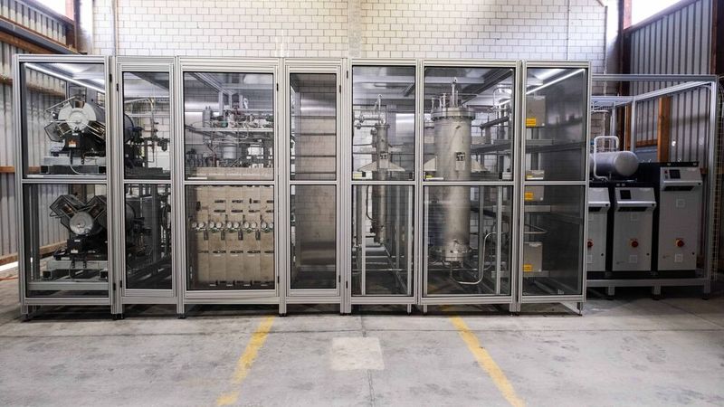 Die Methanisierungsanlage verbindet verschiedene Prozesse direkt an einem Standort – das macht sie in dieser Form einzigartig. (Bild: Empa)