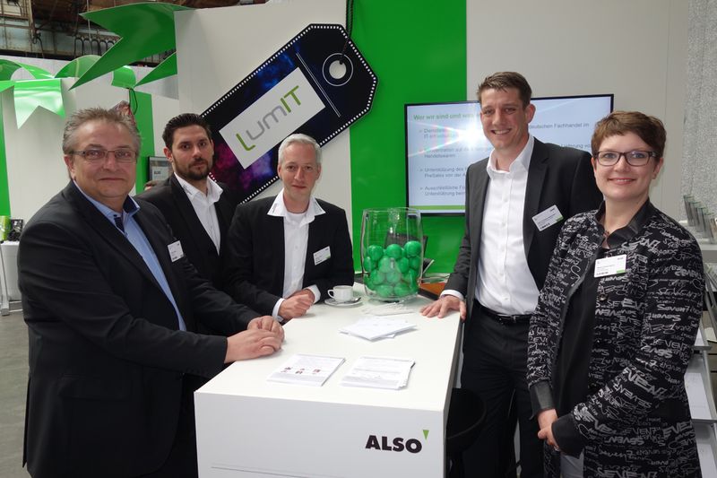 Das LumIT Team (v. l.) Volker Kessler, Ronny Globisch, Markus Gauer, Hans Christian Asemissen und Marina Gerenkamp. (Bild: IT-BUSINESS)