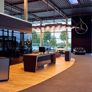 Ein standesgemäßer Empfang für den Mercedes-Kunden in Elmshorn.(Bild:  Walter Burmester GmbH / Medienkapitän UG)