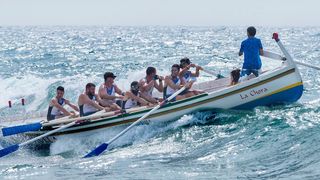 Gemeinsam in einem Boot: Bei Citizen-assisted Development sollen Fachabteilungen gemeinsam mit der IT neue Anwendungen entwickeln. So sollen die Lösungen auf die Bedürfnisse der Nutzer abgestimmt und gleichzeitig skalierbar sein. (Bild: gemeinfrei // Unsplash)