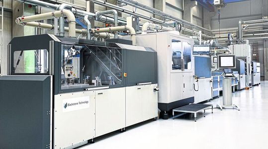 In dieser Linie werden die Elektroden für die Batteriezellen 3D-gedruckt.(Bild:  Blackstone Technology)