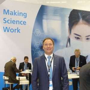 "Der Paradigmenwechsel von batchweiser hin zu kontinuierlicher Produktion ist bei den Achema-Besuchern angekommen. Wir freuen uns, dass Gea zusammen mit seinen Partnern diesen Trend unterstützen kann. Auch diese Achema zog wieder internationale Fachbesucher aus allen Bereichen der Pharma und Chemie an, für die Gea individuelle Lösungen gemeinsam entwickelt und umsetzt. Ein wichtiger Grundstein hierfür ist das Global Test Center Network von Gea - getreu unserem Anspruch making science work." Norbert Strieder, Senior Manager Solution Marketing Chemical Applications, Gea Germany(Bild: PROCESS)