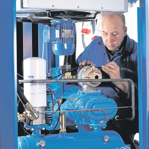 Bild 1: Es ist möglich, Komponenten von Kompressoren statt in festen Wartungsintervallen erst dann auszutauschen, wenn es tatsächlich notwendig ist. Das senkt die Kosten.