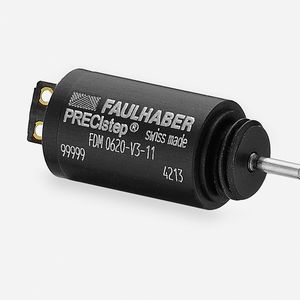 Auf einer Länge von 9,7 mm und 6 mm Durchmesser finden bei den neuen Schrittmotoren alle Komponenten und Anschlüsse Platz.