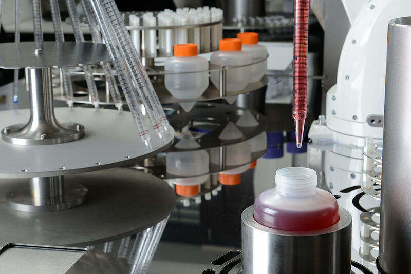 Die automatisierte Produktionsanlage Autostem wurde nach den GMP-Leitlinien konstruiert, um qualitativ hochwertige und anwendungssichere biologische Therapeutika zu produzieren. (Fraunhofer IPT)